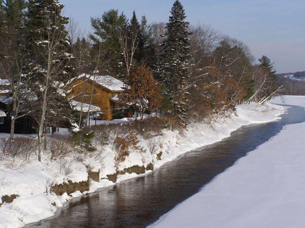 Pond'S Resort Blackville Exteriör bild